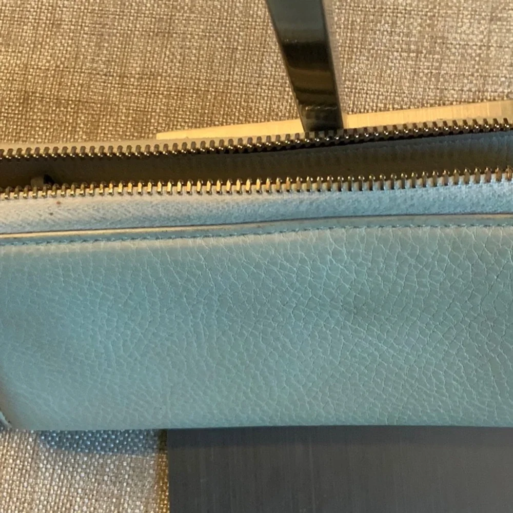 Gucci Pale Green Leather Zip Wallet with Bamboo Tassel. EUC - Picture 5 of 14